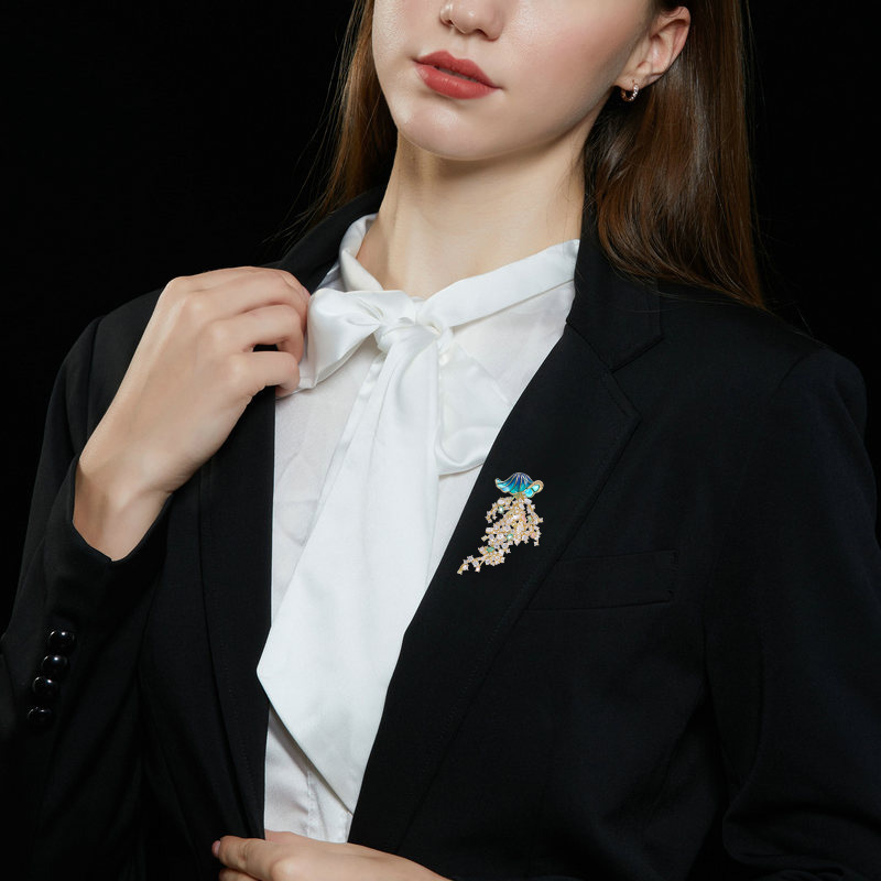 Marine life-encrusted zircon j - Luxury Lifestyle Fashion ulasan dan harga